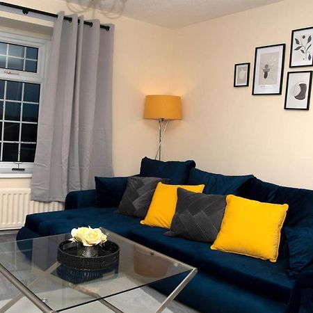 Xb Property - Comfy House Perfect For Families Contractors Relocators Уэст-Бромидж Экстерьер фото